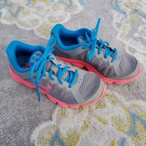 Girls Under Armour Tennis Shoes size 3.5 Y
